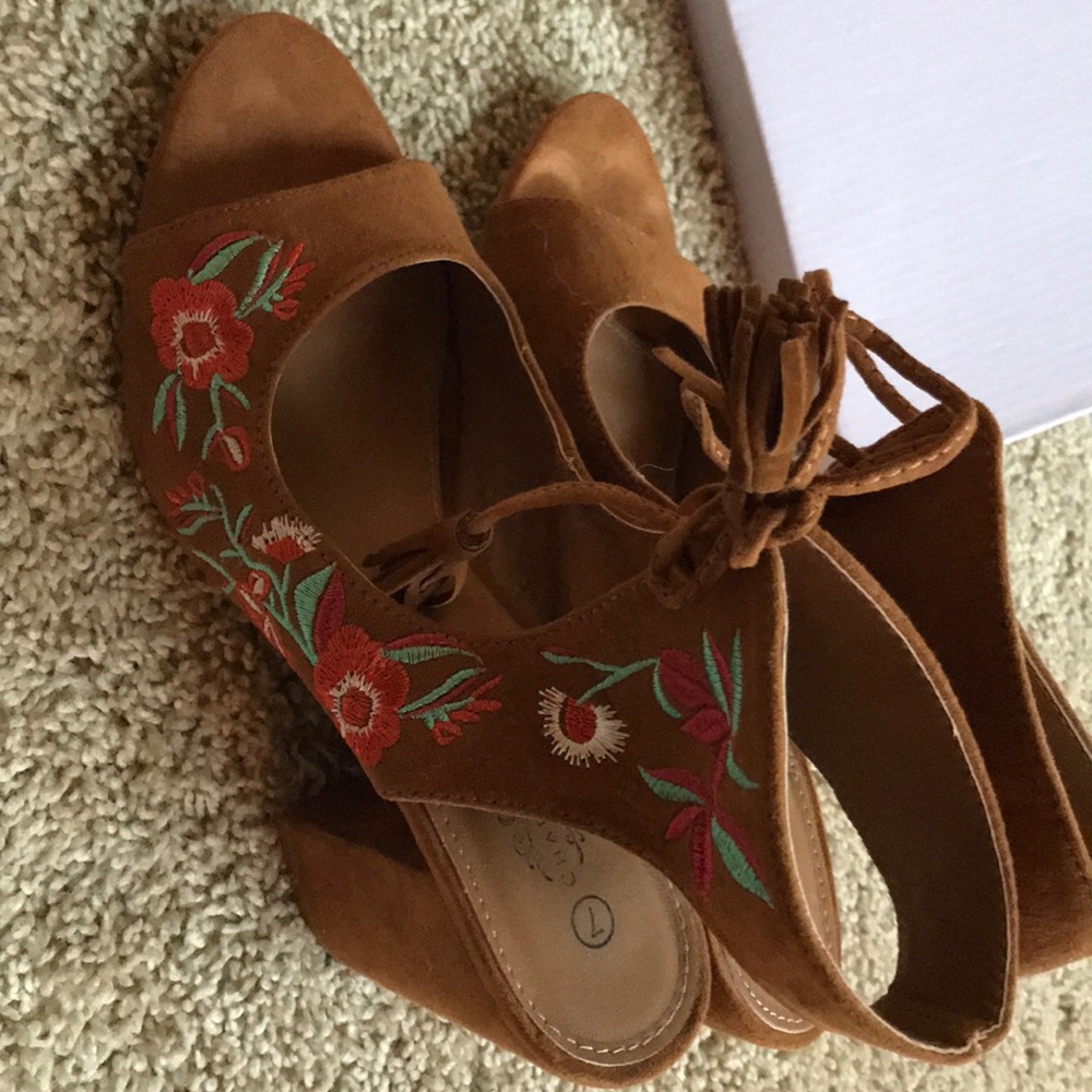 Charles Albert Embroidered Heels